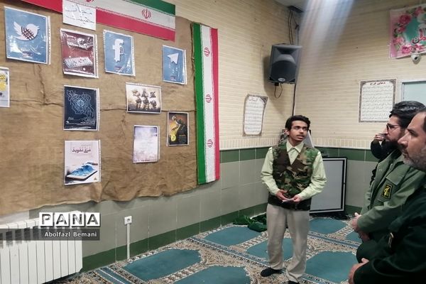 افتتاح نمایشگاه مدرسه انقلاب با حضور معاون وزیر آموزش و پرورش در دبیرستان شیخ صدوق قم