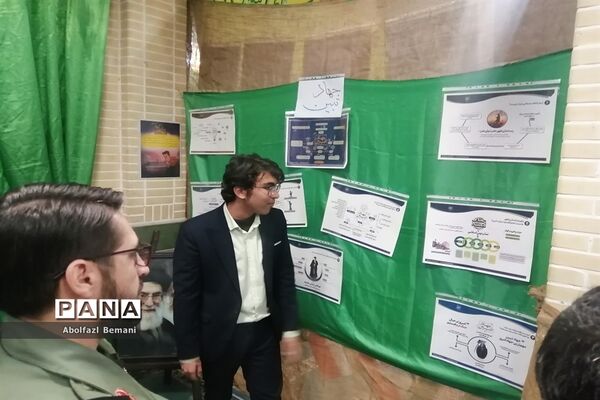 افتتاح نمایشگاه مدرسه انقلاب با حضور معاون وزیر آموزش و پرورش در دبیرستان شیخ صدوق قم