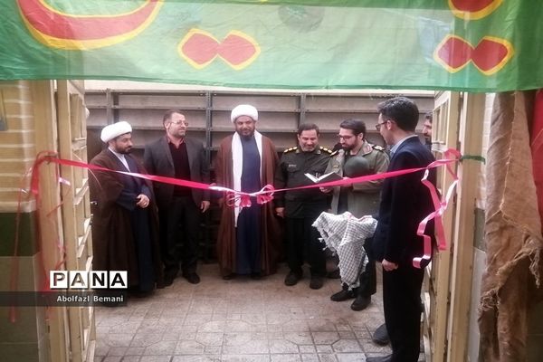 افتتاح نمایشگاه مدرسه انقلاب با حضور معاون وزیر آموزش و پرورش در دبیرستان شیخ صدوق قم