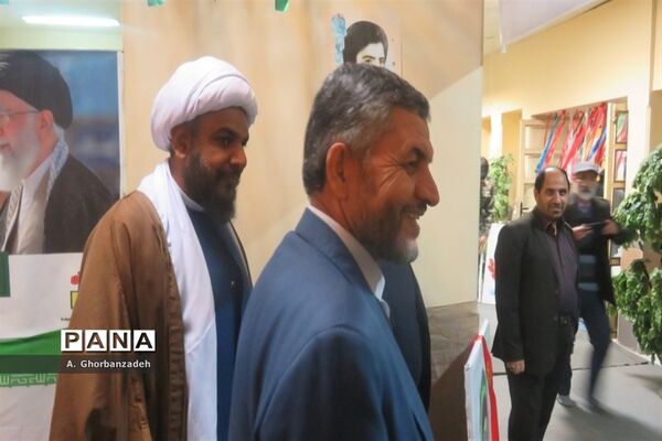 افتتاح نمایشگاه مدرسه انقلاب با حضور معاون وزیر آموزش و پرورش در دبیرستان شیخ صدوق قم