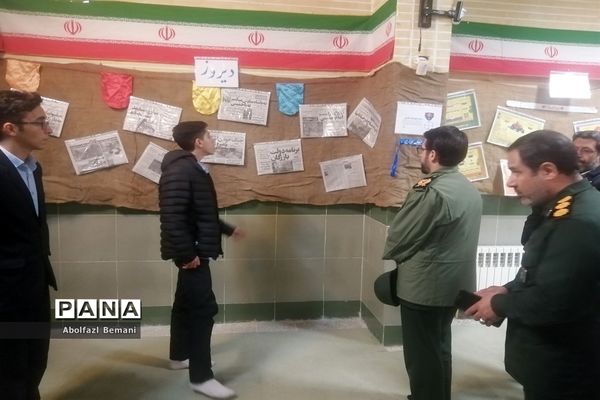 افتتاح نمایشگاه مدرسه انقلاب با حضور معاون وزیر آموزش و پرورش در دبیرستان شیخ صدوق قم
