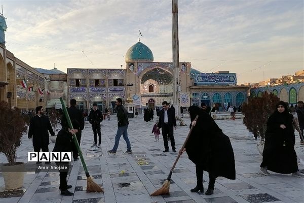 آیین جاروکشی صحن مطهر حضرت جعفر بن موسی الکاظم علیه السلام