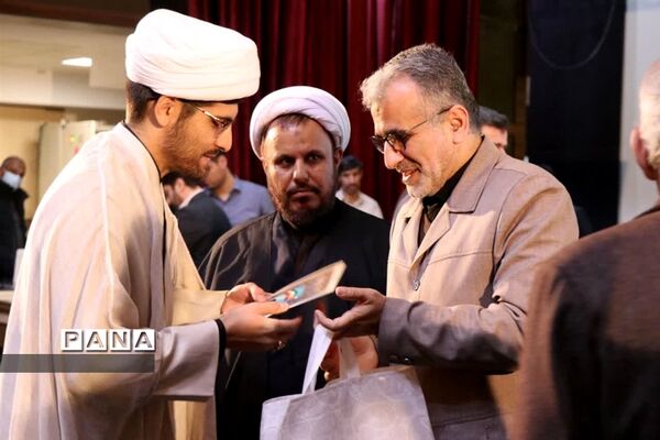 مراسم سراسر ی اجلاس نماز شهرستان قدس درسالن فرهنگ و هنر