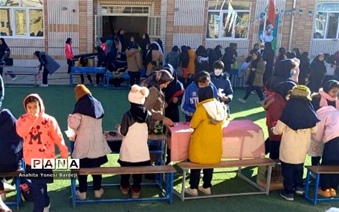 برگزاری نمایشگاه طرح بوم در دبستان کیانمهر ناحیه 3 شیراز