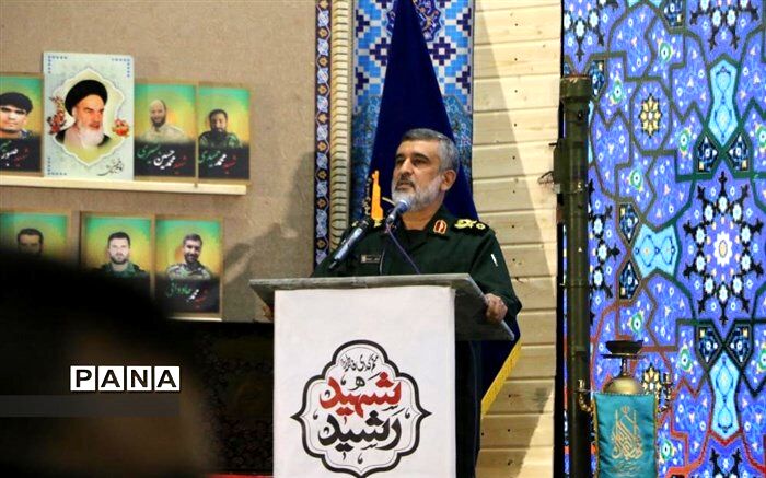 امروز نخبگان باید پای کار بیایند تا مشکلات کشور حل شود