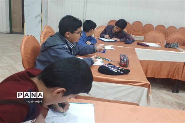 برگزاری جشنواره هنرهای تجسمی ویژه پسران ابرکوهی