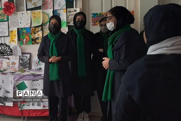 تقدیر از دانش‌آموزان فعال در برپایی مدرسه انقلاب  هنرستان نوین‌آفرین رودهن