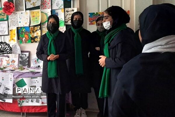 تقدیر از دانش‌آموزان فعال در برپایی مدرسه انقلاب  هنرستان نوین‌آفرین رودهن