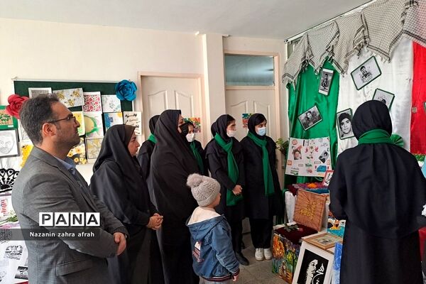 تقدیر از دانش‌آموزان فعال در برپایی مدرسه انقلاب  هنرستان نوین‌آفرین رودهن