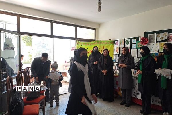 تقدیر از دانش‌آموزان فعال در برپایی مدرسه انقلاب  هنرستان نوین‌آفرین رودهن