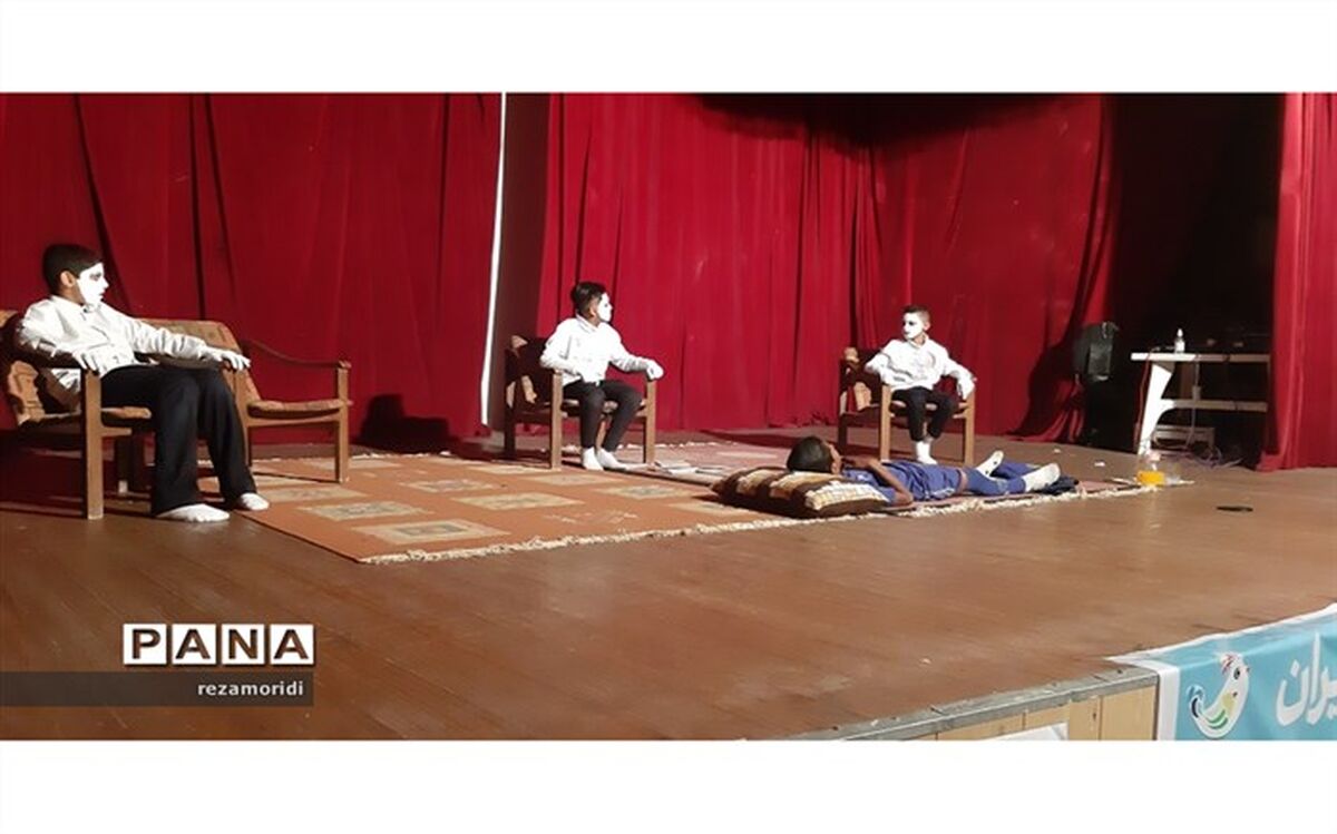 رتبه اول کشوری جشنواره ملی تئاتر درسی به نمایشی از بندرعباس رسید