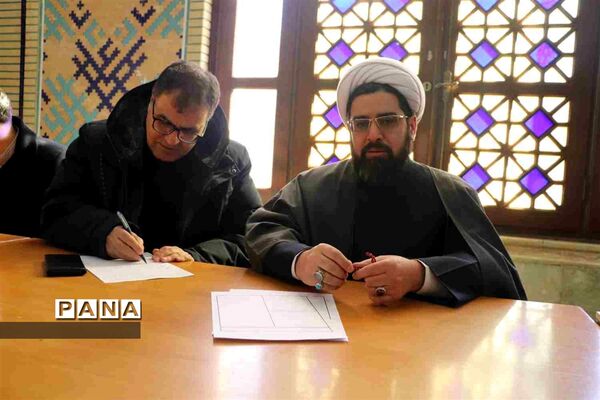 میز خدمت  آموزشی و پرورش آذربایجان شرقی در نماز جمعه