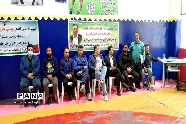 مسابقات کشتی آزاد و فرنگی دانش‌آموزی ناحیه 4 شیراز در رده سنی نونهالان