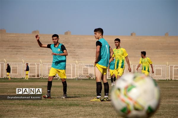چهارمین روز مسابقات کشوری فوتبال پسران در آبادان