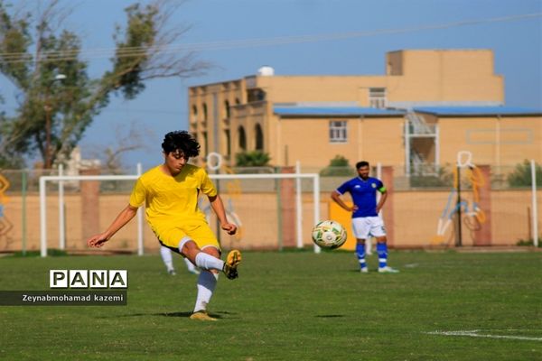 چهارمین روز مسابقات کشوری فوتبال پسران در آبادان