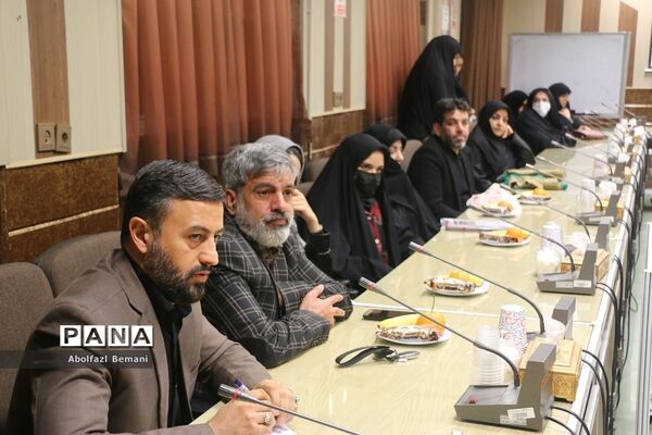 نشست صمیمانه وزیر آموزش و پرورش با خانواده‌های دانش‌آموزان آسیب دیده در قم