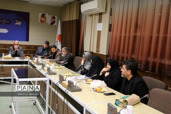 نشست صمیمانه وزیر آموزش و پرورش با خانواده‌های دانش‌آموزان آسیب دیده در قم