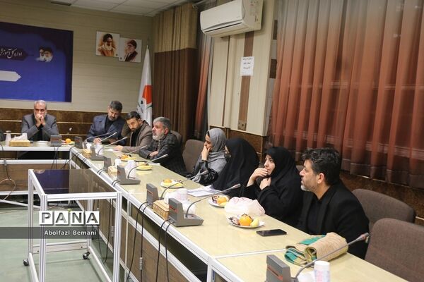 نشست صمیمانه وزیر آموزش و پرورش با خانواده‌های دانش‌آموزان آسیب دیده در قم