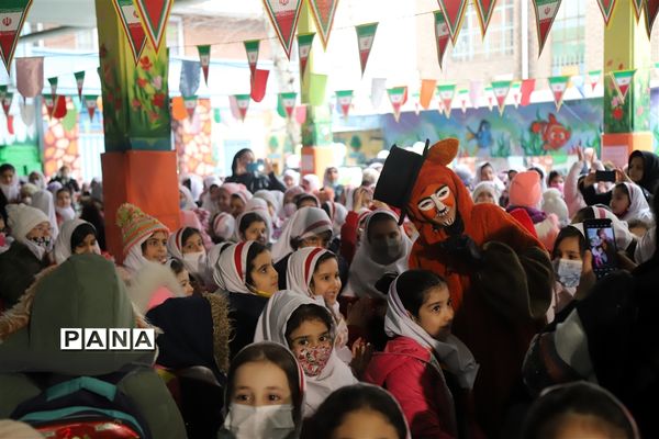 کاروان شادی؛ اختتامیه جشنواره ملی تئاتر درسی در منطقه ۱۰ تهران