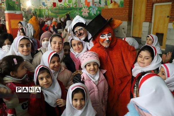 کاروان شادی؛ اختتامیه جشنواره ملی تئاتر درسی در منطقه ۱۰ تهران