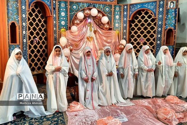 جشن تکلیف دانش‌آموزان مدرسه ام البنین ۱ در امامزاده عبدالله شهرری