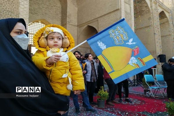 برگزاری جشن عزیزم حسین در ورامین با حضور دانش‌آموزان جوادآباد