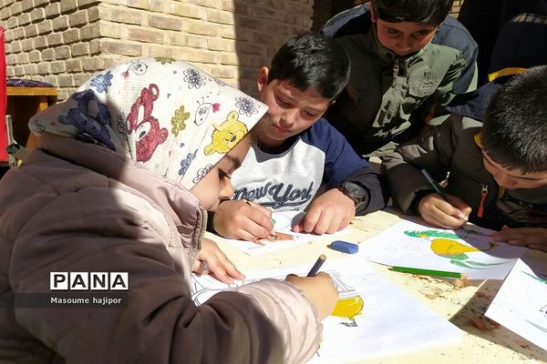 برگزاری جشن عزیزم حسین در ورامین با حضور دانش‌آموزان جوادآباد