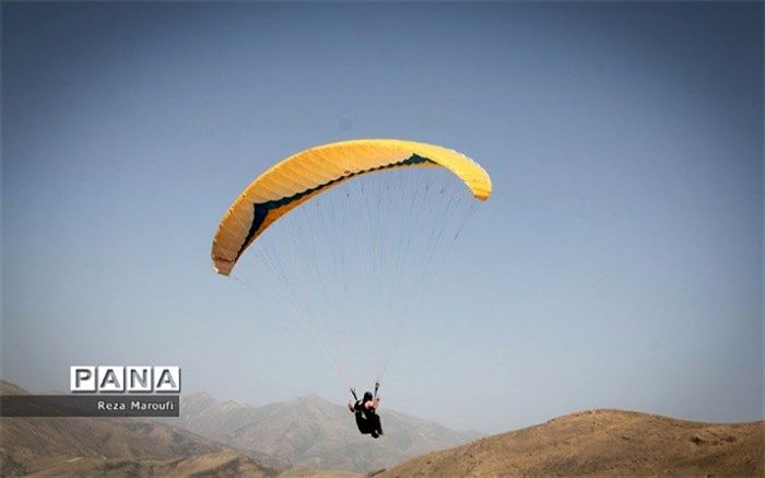 دهلران میزبان مسابقات پاراگلایدر کشور است