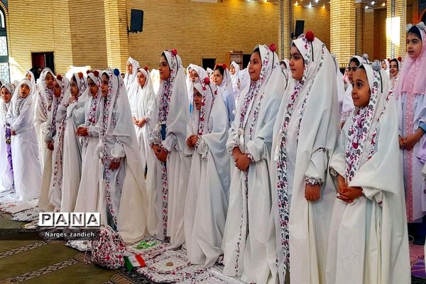 برگزاری جشن تکلیف دانش‌‌‌آموزان دختر در ملارد