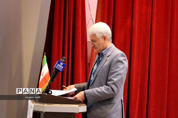 مراسم بدرقه کاروان زیارت اولی‌های دانش‌آموزی مشهد الرضا(ع)