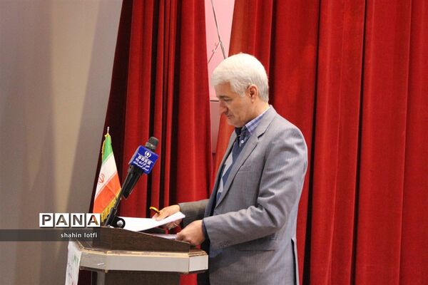 مراسم بدرقه کاروان زیارت اولی‌های دانش‌آموزی مشهد الرضا(ع)