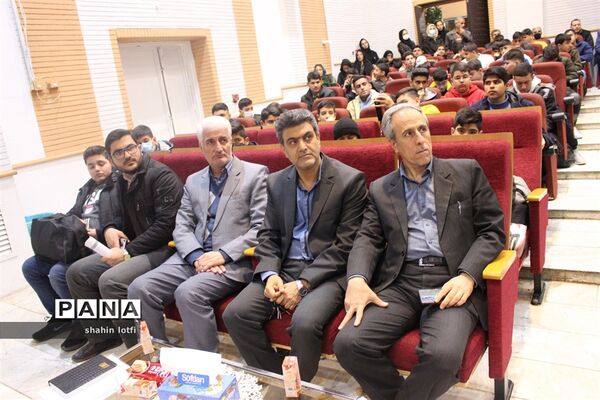 مراسم بدرقه کاروان زیارت اولی‌های دانش‌آموزی مشهد الرضا(ع)