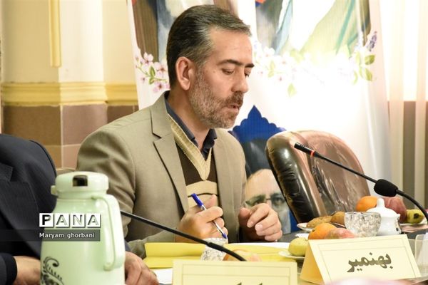 جلسه معاونین پرورشی و تربیت بدنی قطب دو استان مازندران