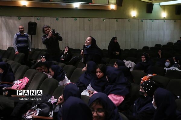 مراسم رونمایی از 10 مستند تلویزیونی خیرین مدرسه ساز شهر تهران