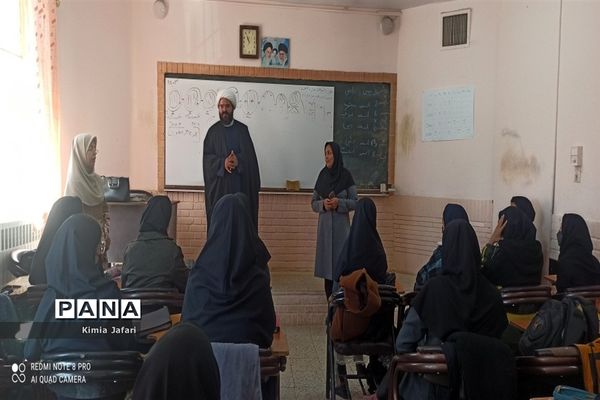 بازدید نمایند ترشیز از دبیرستان های دخترانه کاشمر