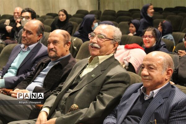 اکران ۱۰ مستند تلویزیونی خیرین مدرسه ساز شهر تهران