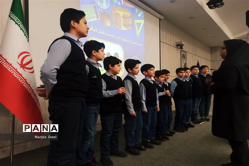 اختتامیه دهمین جشنواره فاخر در کارخانه نوآوری مشهد