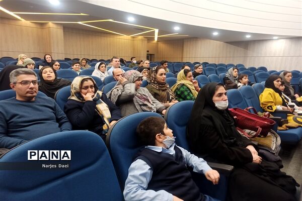 اختتامیه دهمین جشنواره فاخر در کارخانه نوآوری مشهد