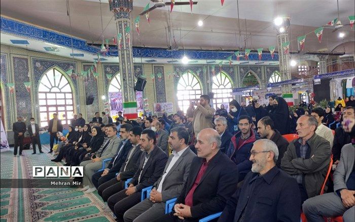 نمایشگاه هفته مشاغل در گلستان در هدایت تحصیلی دانش‌آموزان موثر است