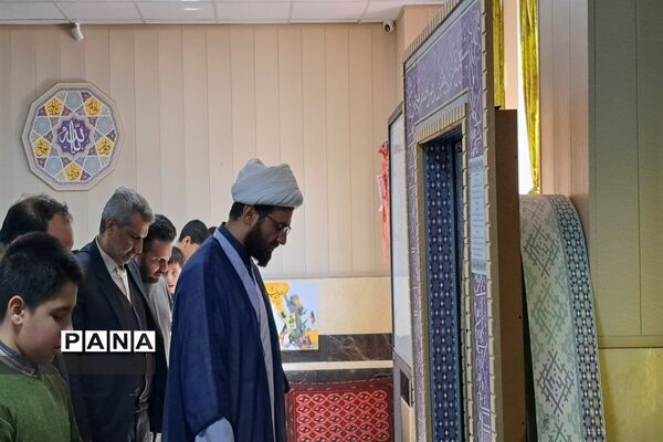 برگزاری نماز جماعت در دبیرستان علی بن ابیطالب ناحیه 3 کرج