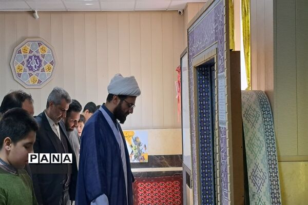 برگزاری نماز جماعت در دبیرستان علی بن ابیطالب ناحیه 3 کرج