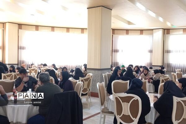 حضور دانش‌آموزان دختر رودهن در اردوگاه شهید  رستگار در اردوی راهیان نور