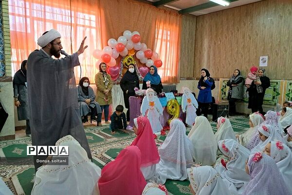 جشن ‌تکلیف دانش‌آموزان مدرسه حجاب ناحیه یک بهارستان