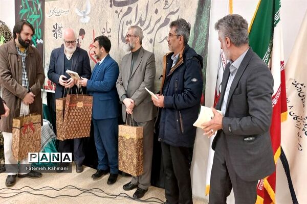 برگزاری یادواره  شهدا در دبیرستان فرزانگان ۸