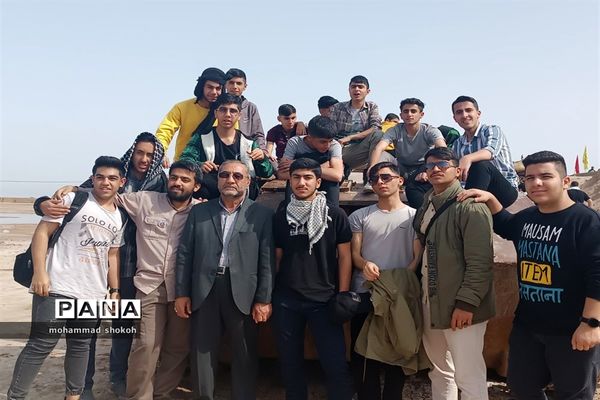 حضور دانش‌آموزان پسر دبیرستانی ناحیه 3 در راهیان نور دانش‌آموزی