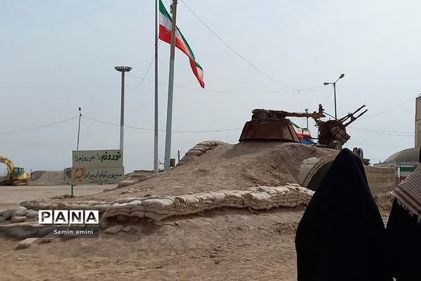 دانش‌آموزان دختر رودهن در اردوی راهیان نور