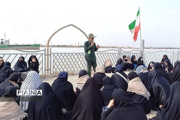 دانش‌آموزان دختر رودهن در اردوی راهیان نور