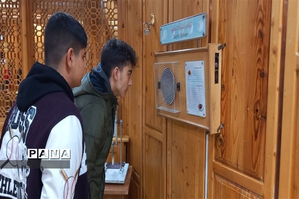 برگزاری اردوی دانش‌آموزان دبیرستان شمس تبریزی نظرآباد از موزه و برج طغرل