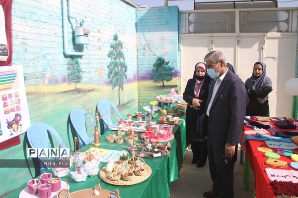 برگزاری نمایشگاه دست‌سازه و بازارچه دانش‌آموزی در دبیرستان غیر دولتی  اندیشه برتران بهبهان