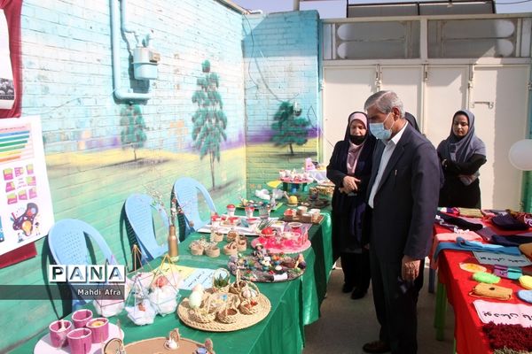 برگزاری نمایشگاه دست‌سازه و بازارچه دانش‌آموزی در دبیرستان غیر دولتی  اندیشه برتران بهبهان